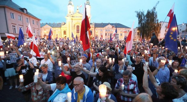 Polonia, il presidente Duda respinge la riforma della giustizia