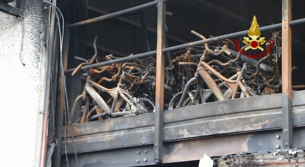 Il negozio di bici a fuoco a Vicenza