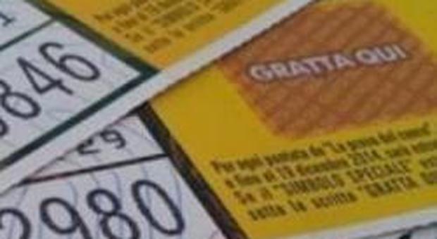 Napoli, falsifica biglietto della lotteria e tenta di incassare 79.000 euro: bloccato in banca
