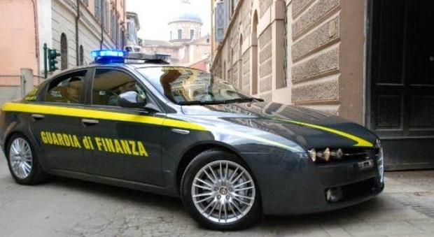 Corruzione e appalti, blitz della Finanza A Roma arrestati 10 funzionari del Comune