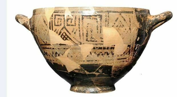 Nella foto la Coppa di Nestore dell'VIII secolo a.C. (MUSEO DELLE CIVILTA')