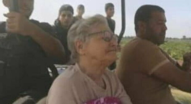 Israele, «mia nonna presa in ostaggio da Hamas. Ha 85 anni, ha bisogno di medicine. L'appello della nipote: «Aiutatemi a trovarla»