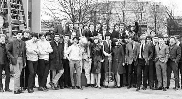 La 'Generazione d'oro' della musica mondiale in posa nel 1964: li riconoscete?