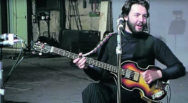 Beatles, caccia mondiale al basso di Paul McCartney sparito dal 1969: vale 11 milioni di euro. L'azienda apre un'email per le segnalazioni