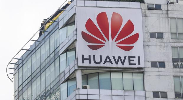 Huawei investe in Italia: «Tremila posti di lavoro nei prossimi tre anni»