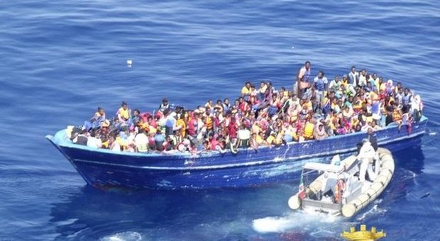 Migranti, altri 5 bimbi muoiono in un naufragio. «700 da inizio anno»