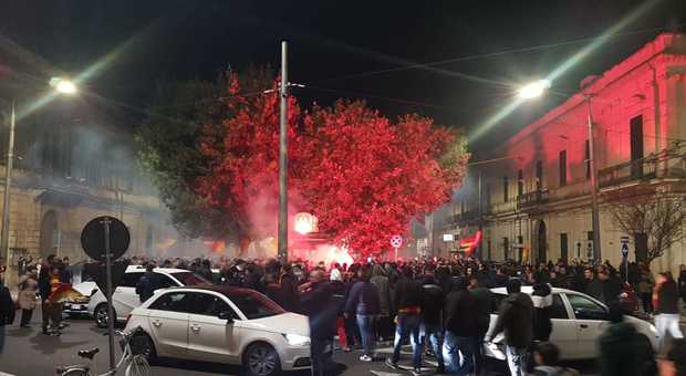 Rinascimento giallorosso: il Lecce conquista il San Paolo: 2-3 col Napoli. La festa dei tifosi