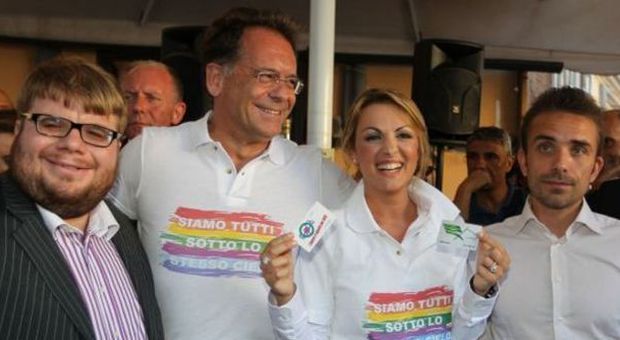 Francesca Pascale 'sposa' la causa gay: "L'amore cambierà il mondo"