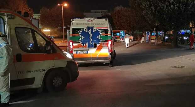 Un'ambulanza sul luogo di un incidente