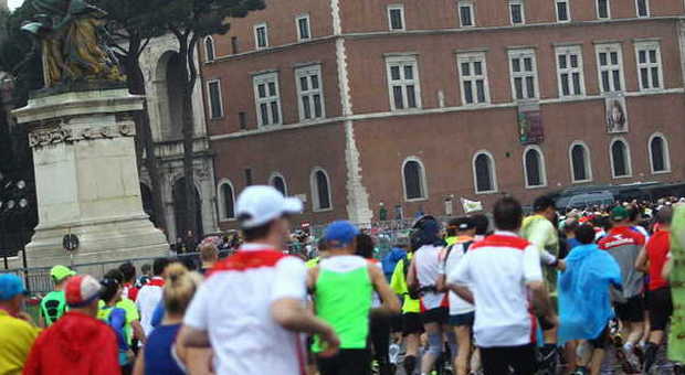 Maratona, sciopero e strade chiuse Domenica di caos per Roma