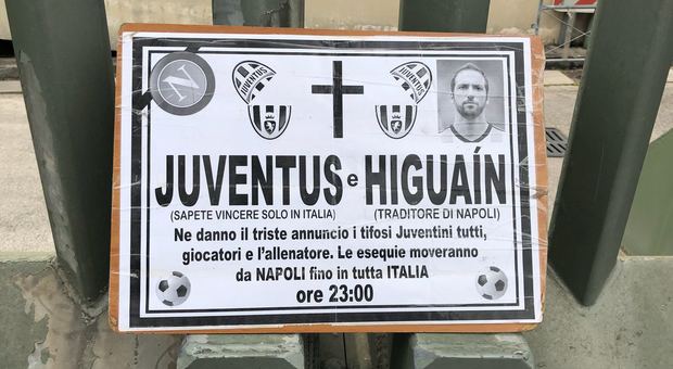 Juventus-Napoli, il necrologio dei tifosi azzurri per i bianconeri e Gonzalo Higuain