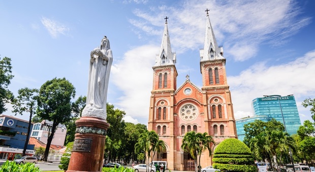 La Cattedrale di Notre Dame? Svetta nel centro di Saigon in Vietnam