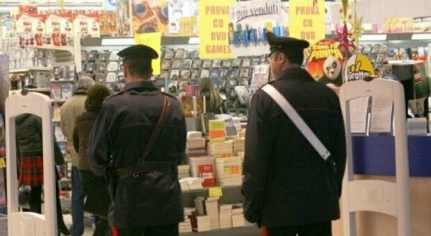 Furti nei supermercati del Vallo di Diano: un arresto e una denuncia