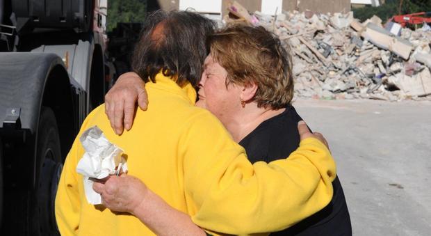 Carlo, operatore del 118: "Il terremoto ha ucciso i miei figli: li ho tirati fuori dalle macerie"