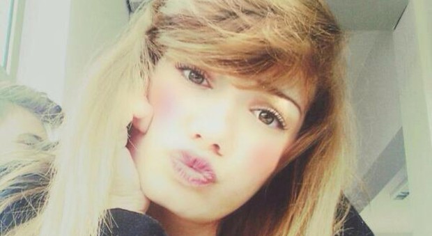 Ascoli, tutta la città prega per Aurora: la bellissima studentessa in coma a 19 anni