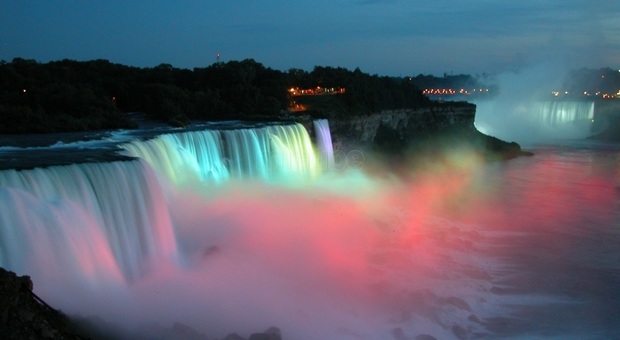 Le splendide cascate del Niagara contese tra Canada e Stati Uniti