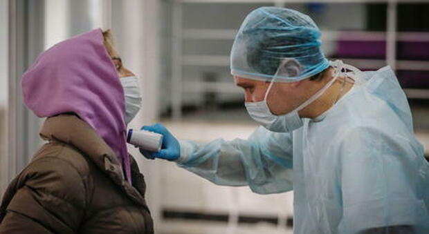Covid a Napoli, i medici di base: «Siamo sotto pressione, troppa burocrazia a danno dei malati»