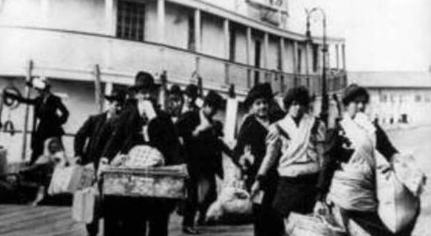 New York, dopo 60 anni riapre l'ospedale di Ellis Island: accolse migliaia di immigrati italiani