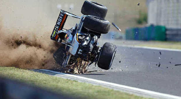 Lo spettacolare incidente di Perez all'Hungaroring