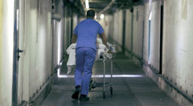 Malasanità a Potenza, chirurgo choc: «Ho lasciato ammazzare un paziente»