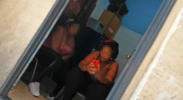 Colpo al racket della prostituzione sull'asse Napoli-Caracas: sei arresti