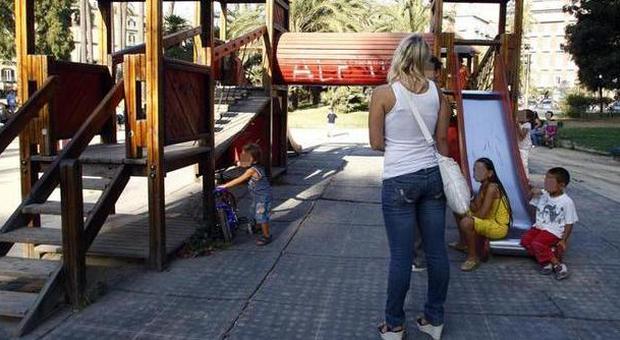 Napoli, maniaco in Villa Comunale molesta i bambini vicino al parco giochi
