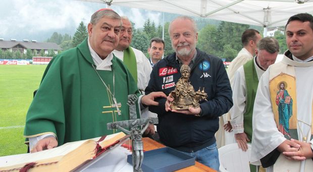 A Dimaro arriva il cardinale Sepe Sarri non dà tregua ai difensori