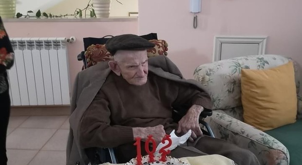 Il Cilento dei nonnini record: i 102 anni di zì Bernardo a Moio della Civitella