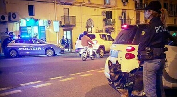 Lockdown a Napoli, in strada 200 agenti in più per evitare assembramenti a Natale