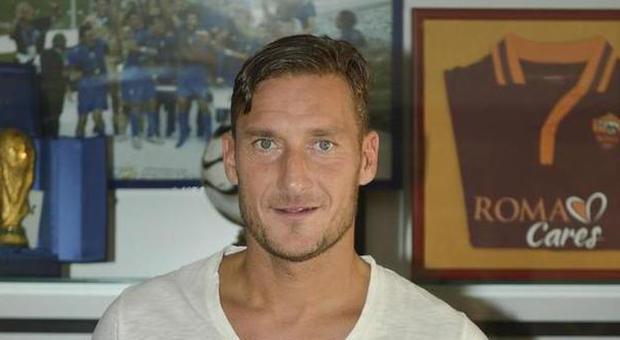 Roma, Totti: «Ringrazio l'Atac per l'iniziativa benefica dei biglietti con la mia immagine»