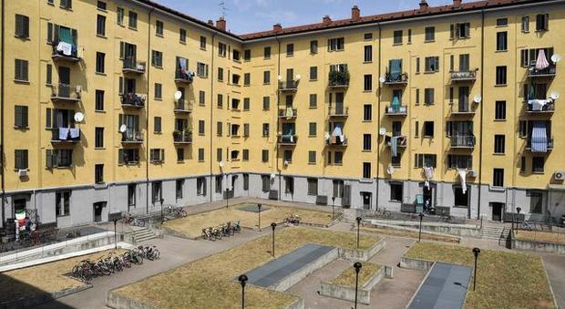 Lucca, festa nel cortile condominiale: multate quattro famiglie