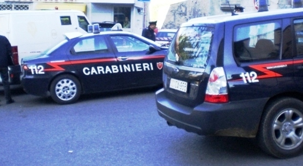 Litiga con il figlio, si barrica in camera e minaccia di uccidersi: salvata dai carabinieri