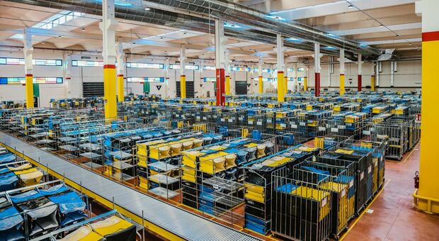 Amazon, nuovo centro a Roncade: «Dei 1.400 lavoratori assunti ne resteranno solo 424»