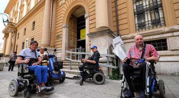 Napoli. Spesa negata ai disabili, negozi off-limits