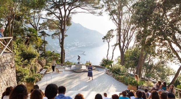 Capri, domenica in scena l'Aria Blu a Villa Lysis