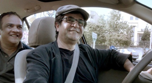 Festival di Berlino, trionfo di applausi per 'Taxi' di Jafar Panahi