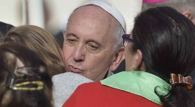 Vaticano, Papa Francesco: «Sostenere la ricerca per curare i malati di autismo»