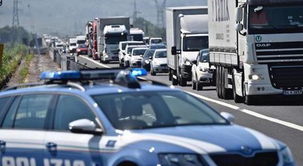 Genova, cade intonaco dal viadotto dell'A26: chiusa una strada