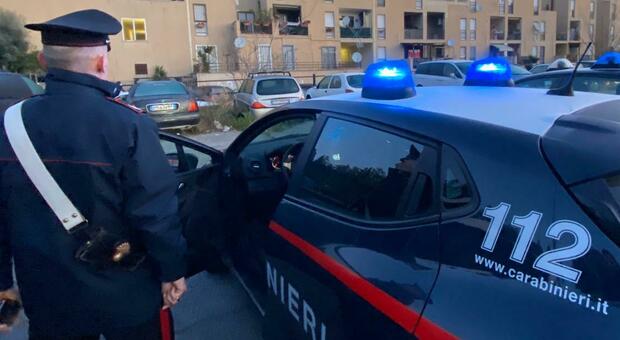 Chieti, tutte le ambulanze impegnate per il Covid: mamma rischia di partorire sull'auto dei carabinieri