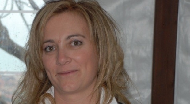 Camerano in lacrime per Vanna Roccheggiani, mamma e imprenditrice uccisa dalla malattia a 56 anni