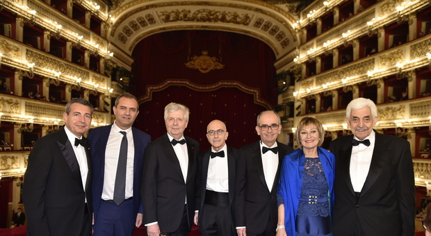 Teatro San Carlo, al via la stagione con «La dama di picche»: parata di personalità
