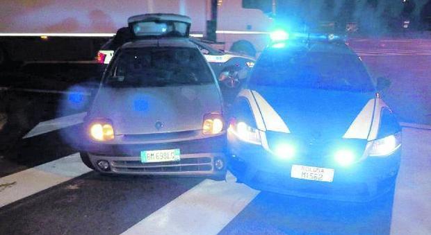 Ubriaco al volante: folle fuga contromano in A4, poi sperona la polizia