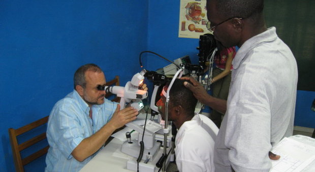 Solidarietà e prevenzione, l’Airo torna in Africa con le sue missioni umanitarie per curare le malattie della vista
