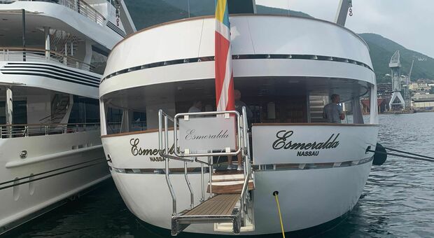 Esmeralda, lo yacht di 62 metri del patron di EasyJet a Castellammare