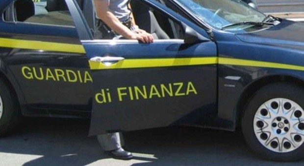Latina, arrestati in Puglia con il tritolo destinato a un attentato a Fondi