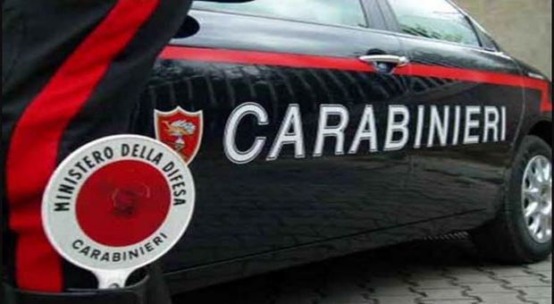 Conflitti a casa: ragazza ai domiciliari va dai carabinieri, denuncia per evasione