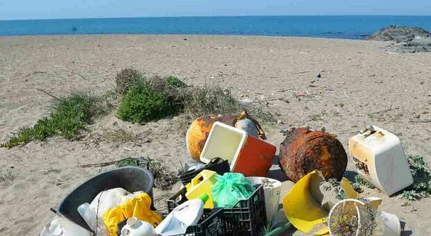 "Pa plastic free", le linee guida per tutela ambiente: riutilizzo e stop abbandono
