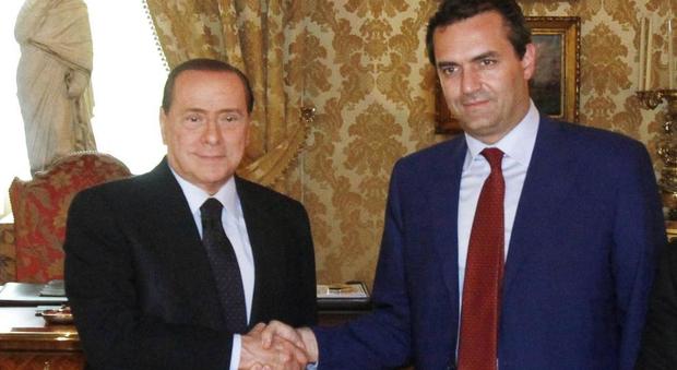 La «stoccata» di De Magistris: «Politica ha riesumato Berlusconi»