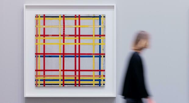 Quadro di Mondrian appeso al contrario per 75 anni, curatrice della mostra se ne accorge: «Ora non si può girare, si disintegrerebbe»