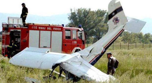 Precipita un aereo ultraleggero nel senese: morto il pilota